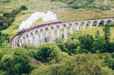El tren le gana la carrera ecológica al avión