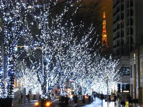 Fin de Año ilumina Tokio