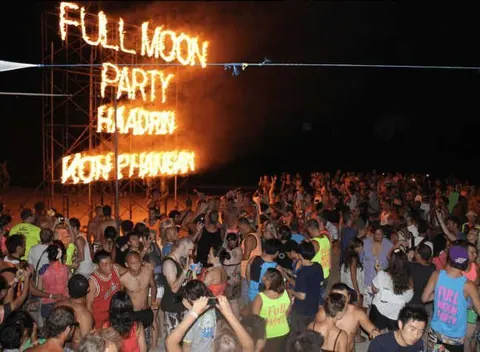 La fiesta de luna llena en Tailandia